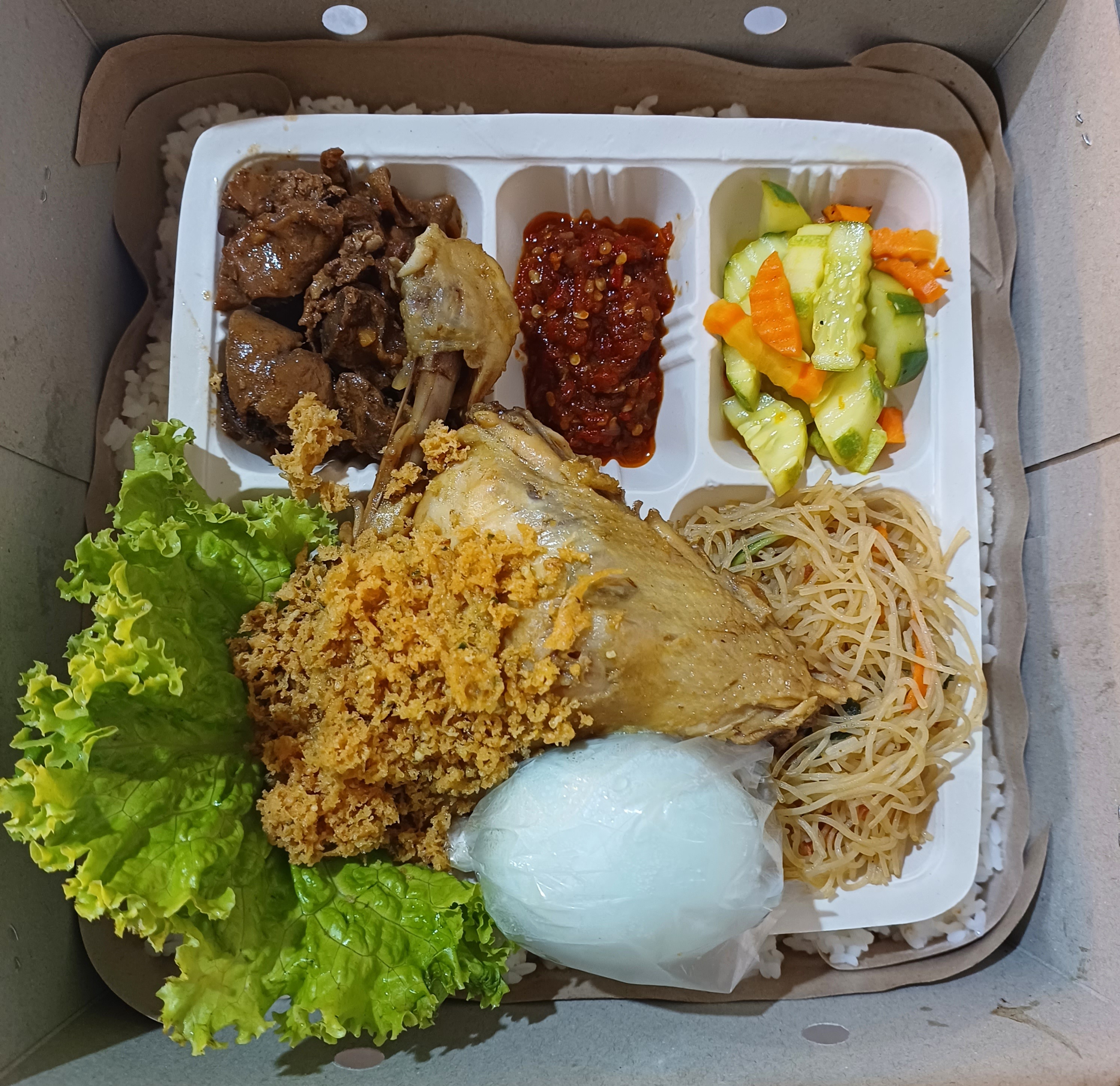 Nasi Rames Ayam Goreng 1/4